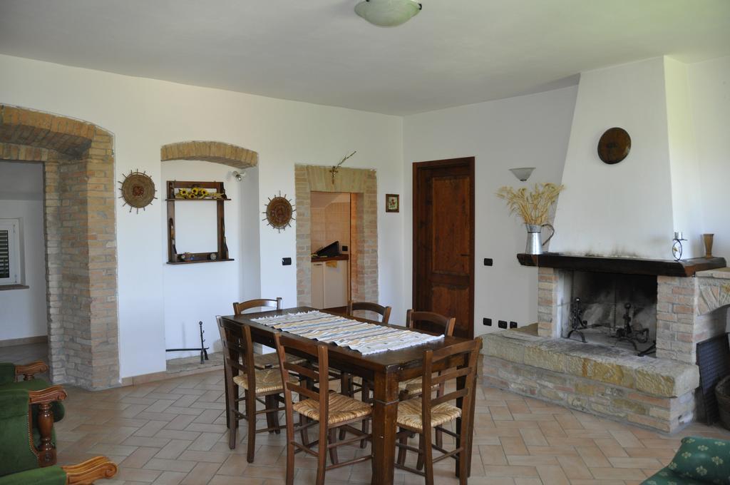Vila Fattoria Di Rigone Coltavolino Pokoj fotografie